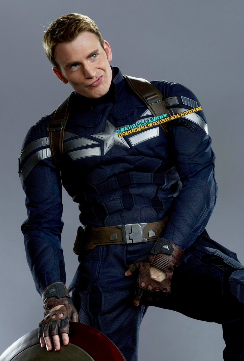 CEvansPhotos's tweet image. Never forget this photo with the smirk, the hand, and the suit 🫶