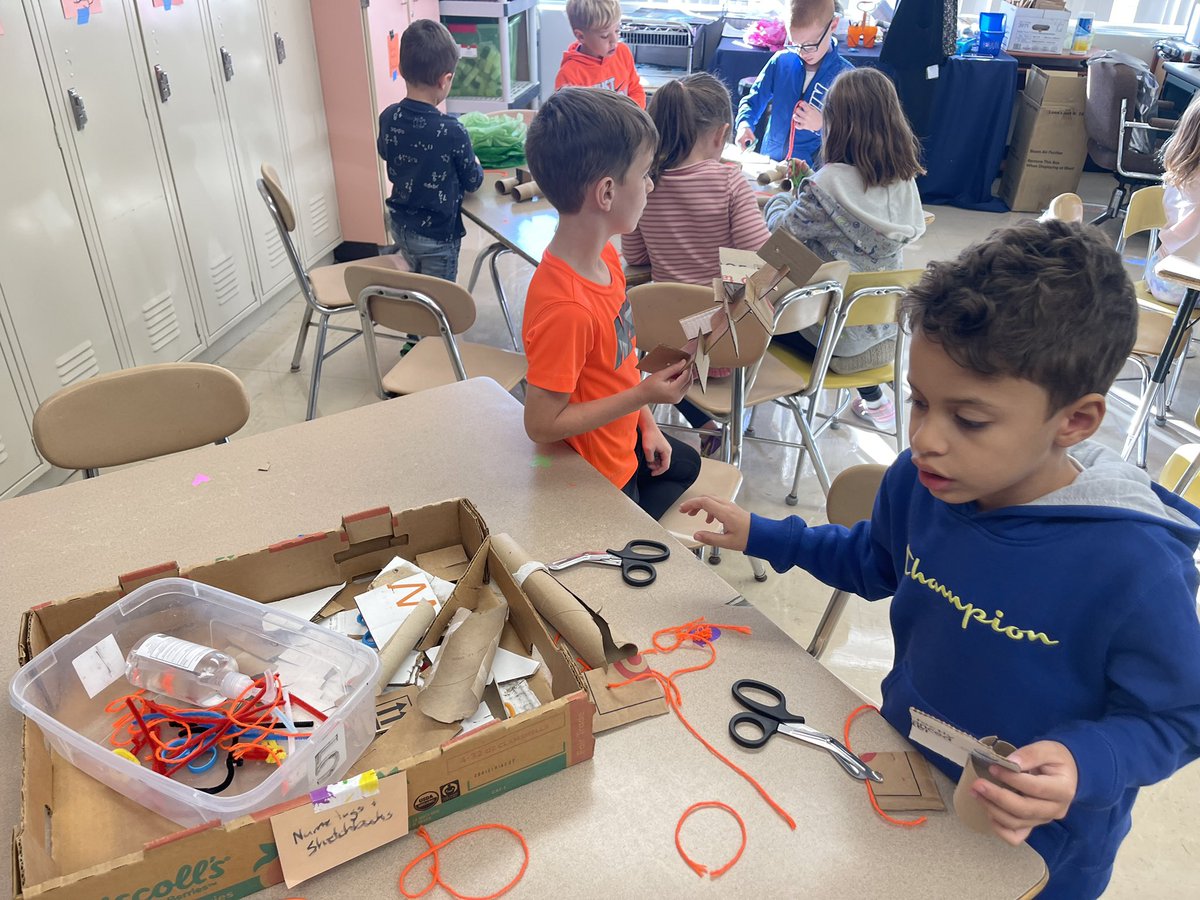 keymaster18's tweet photo. Maker-space off to a great start with Miss Darrah! @FLBulldogs #steam #cardboardconstruction https://t.co/w3Swi0miLl