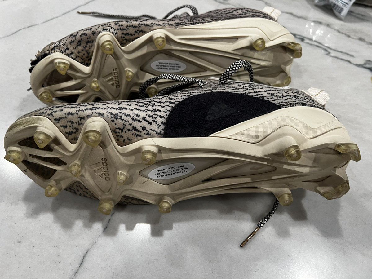 charityheim7's tweet photo. First time to wear these Adidas YZY cleats and they fall apart! Reached out to Adidas and they refused to stand behind them to even replace them for the exact cleat! Only buy these if you DON’T play football! $200 cleats useless!! 😡😳 https://t.co/Oeh6YYou57