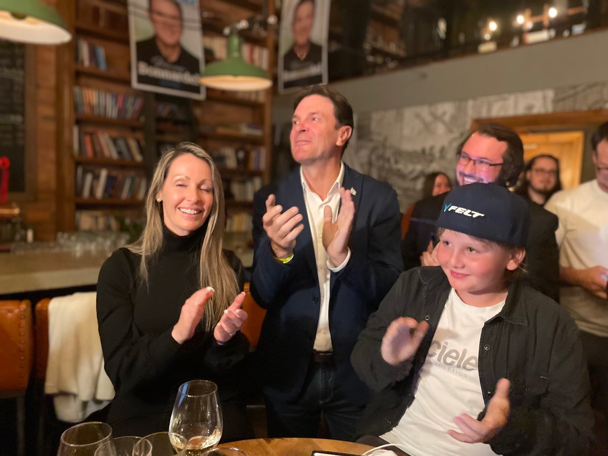 Radio-Canada prévoit la réélection de François Bonnardel dans Granby. #rces