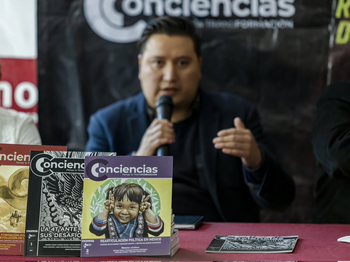 RECEQro's tweet photo. 🔖 Le compartimos algunas fotografías de la visita de la Revista Conciencias ,organizado por la #ReceQro, a Querétaro el pasado jueves 29 de septiembre. 

Agradecemos a todas y todos los asistentes por acompañarnos y a David Pérez y Bernardo Cortés por la increíble exposición. https://t.co/shkGzR52xb