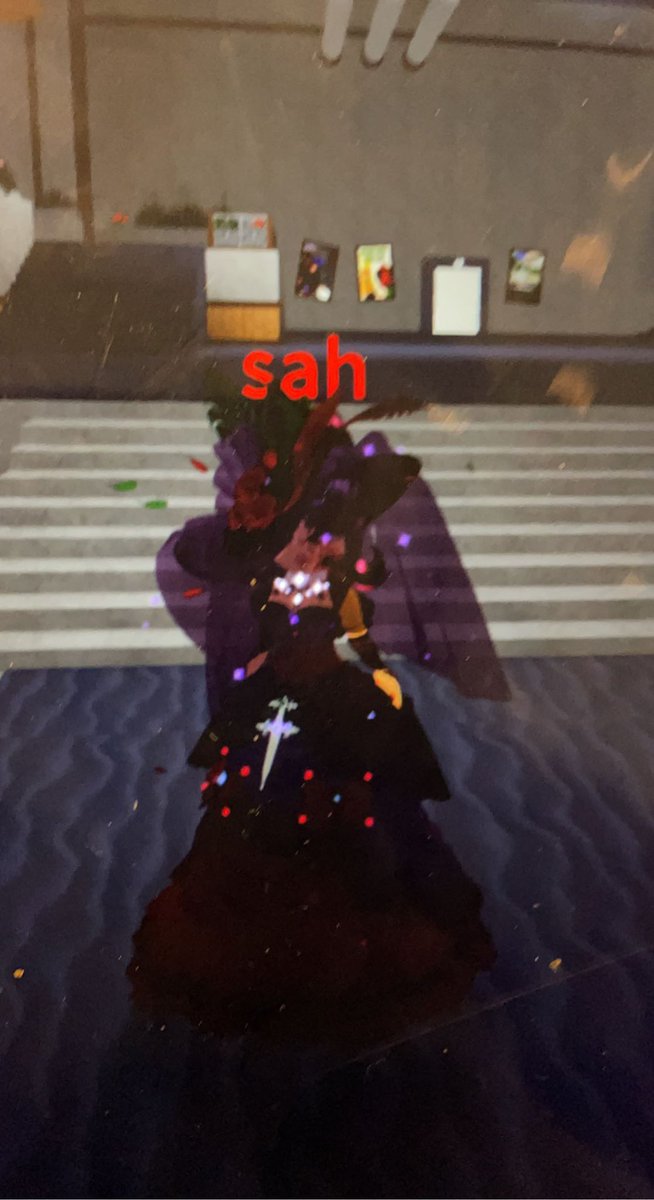 royalsah_'s tweet photo. ITS FUCKING ODUT GIYS #royalween2022 #royalehighupdate #royaleween https://t.co/naoCo7JAwl