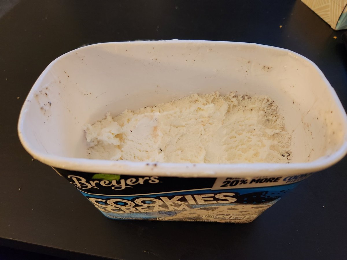 ANDYfox999's tweet photo. @Breyers Keep up the good work. Literally says 20% more cookie pieces. There's not even a single crumb. 😵‍💫 https://t.co/QlcUhtVq6R