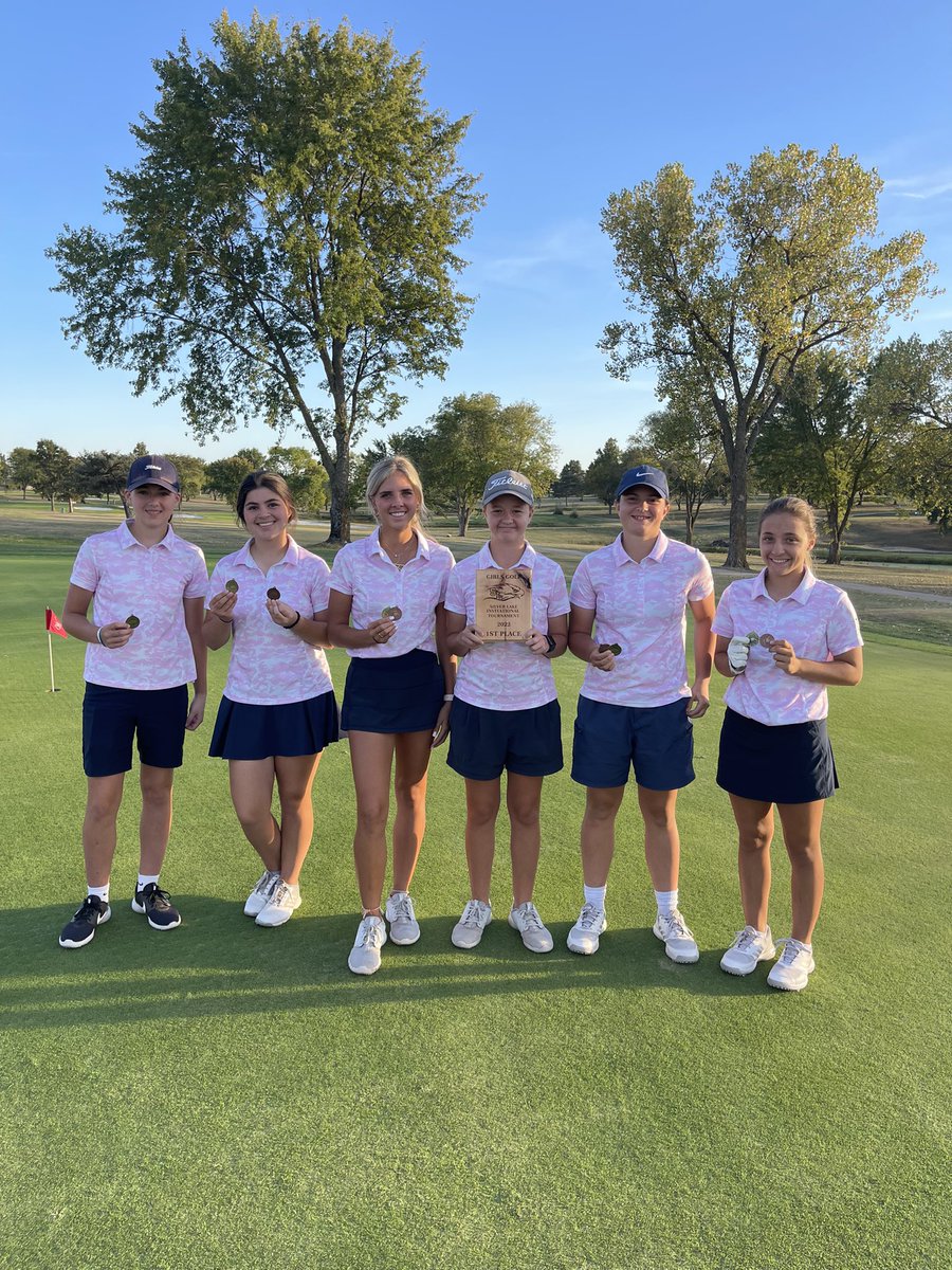 jayson_jduncan's tweet photo. WINNERS!!!  And the IZZZZ wins it individually!! We go 1-4-5-6-7 on this beautiful Monday. 1 more tune up b4 regionals #playingwell #Itsnoteasybutitsworthit https://t.co/tQPxySt5br
