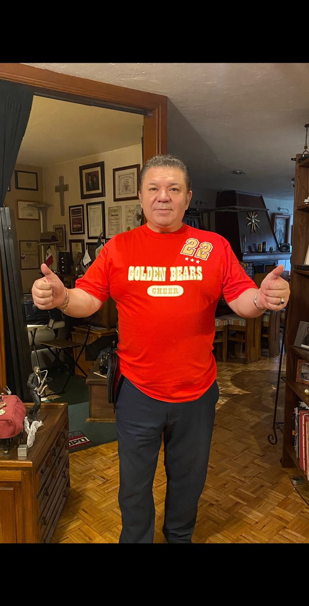 En mi viaje a Japón tuve el gusto de ir a conocer al grupo de jovencitas porristasllamado “Golden bears” campeonas nacionales de este año.  Tenían ilusión de conocerme y fui a disfrutar una presentación que hicieron para mi y después yo les canté <a href="/goldenbears_go/">箕面自由学園高等学校 チアリーダー部 GOLDEN BEARS</a> ve a mi face.