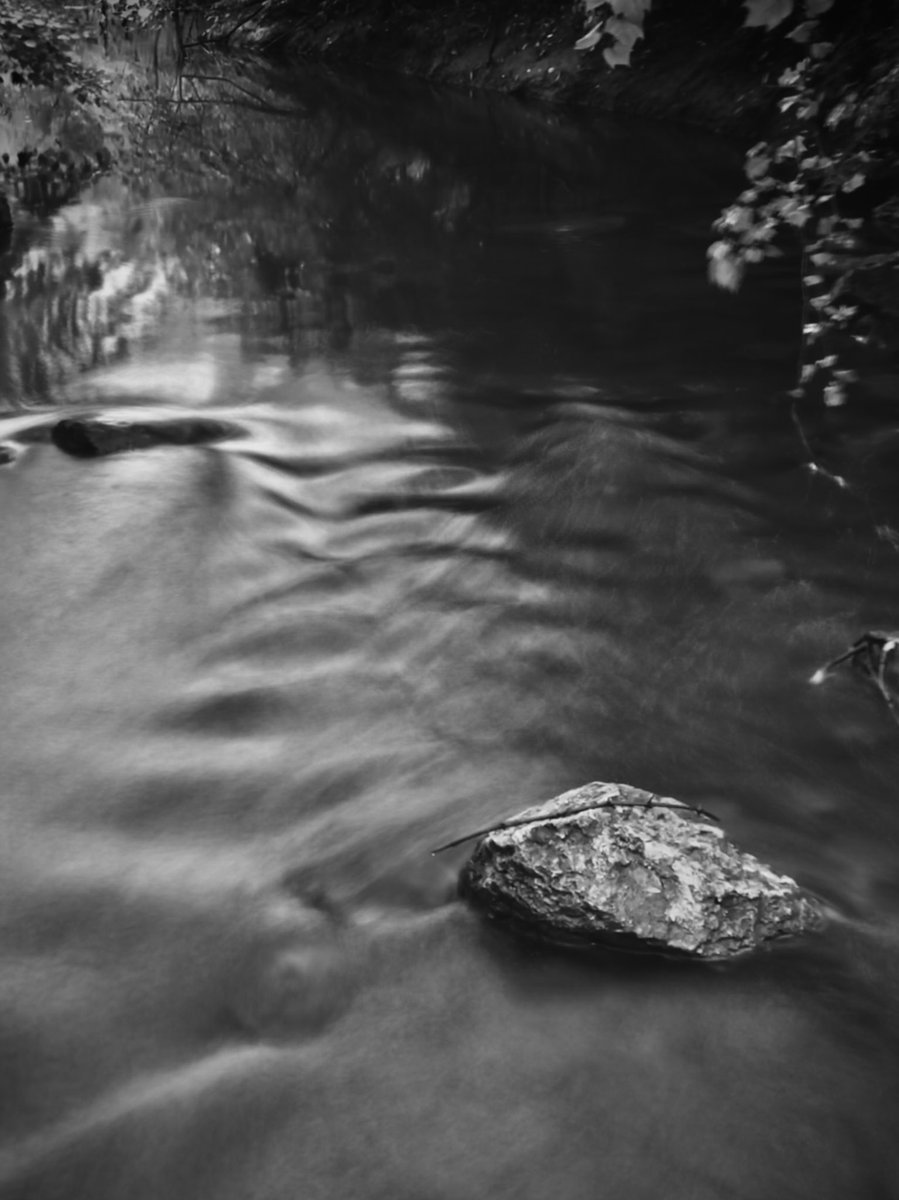VTograph's tweet photo. Flow
-iPhone X
.
#photography #Monochrome #BlackNWhite #ShotoniPhone #longexposure https://t.co/B67FNim0vI
