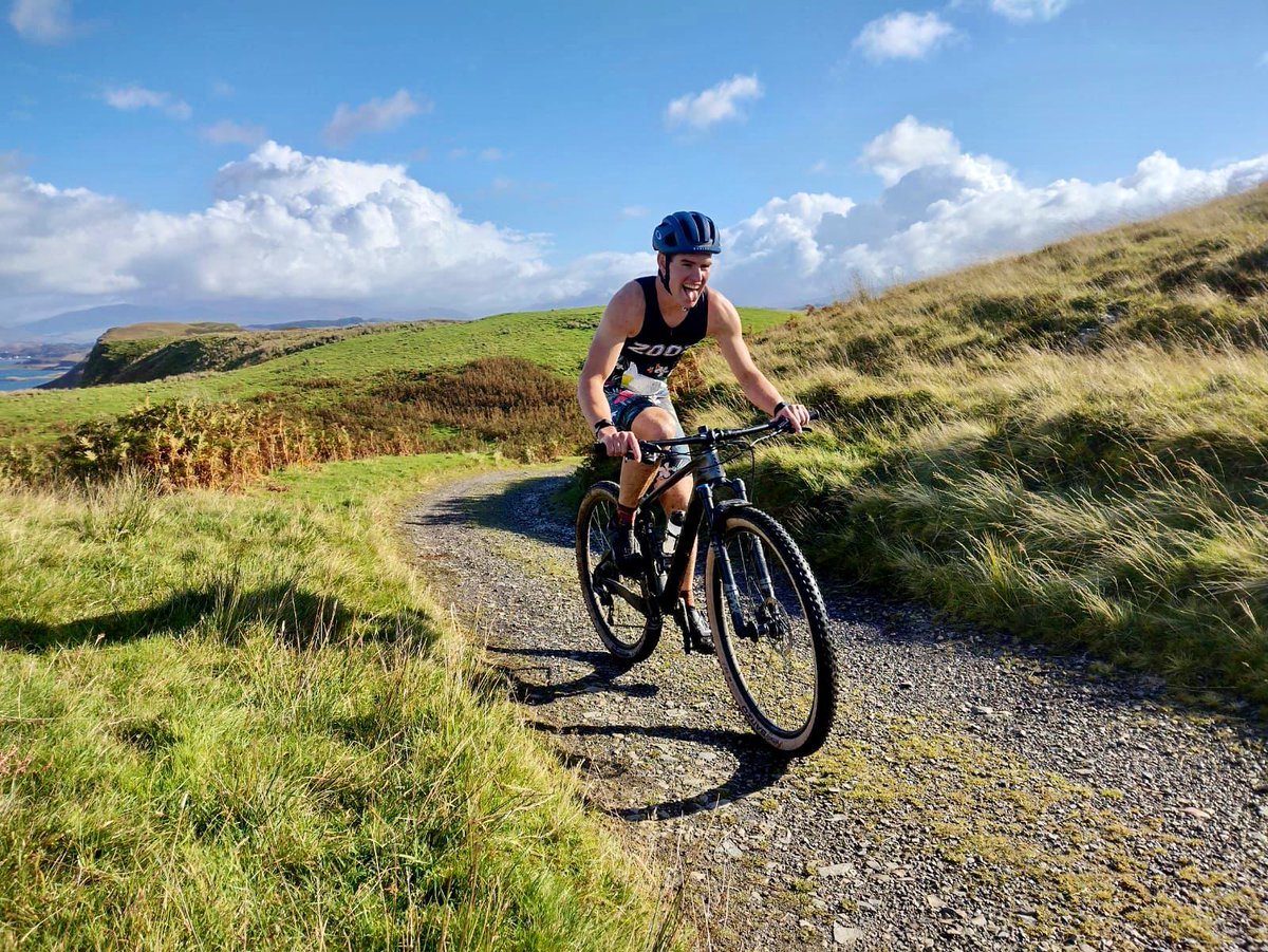 Dr Max Holloway tweet media