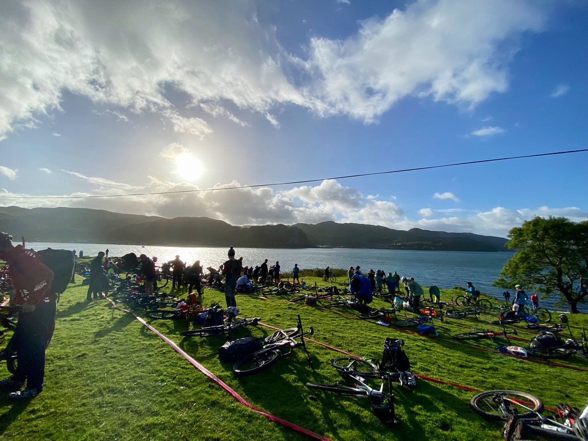 Dr Max Holloway tweet media