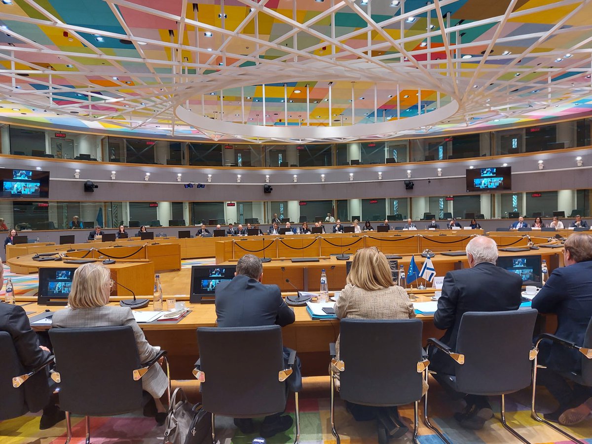 HeleneLeGal's tweet photo. On my first day at ⁦@eu_eeas⁩, I attended #EUIsrael Association Council. The last one was in 2012.
Familiar faces on both sides of the table! https://t.co/ihn9qqQalU