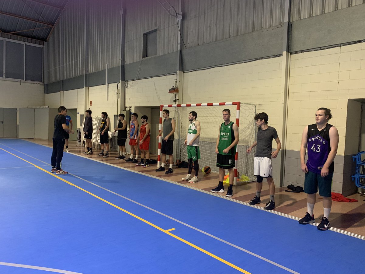 cbsantgregori's tweet image. Avui, els nostres jugadors i jugadores ja han començat a treballar sota les ordres del nou preparador físic, en Xevi Oliveras!💪🏼

Som-hi que això només ha fet que començar!🔥

#CBSantGregori #bàsquet #somlilainegre #caliu