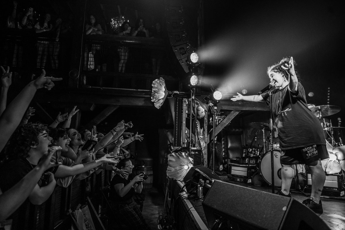 all good vibes at <a href="/remiwolf/">Remi Wolf</a>'s SOLD OUT gwingle gongle stop at @republicnola 🧚🏼🤩💖

photos by <a href="/salazarbyj/">Jenny Salazar</a>, full recap link in our bio
