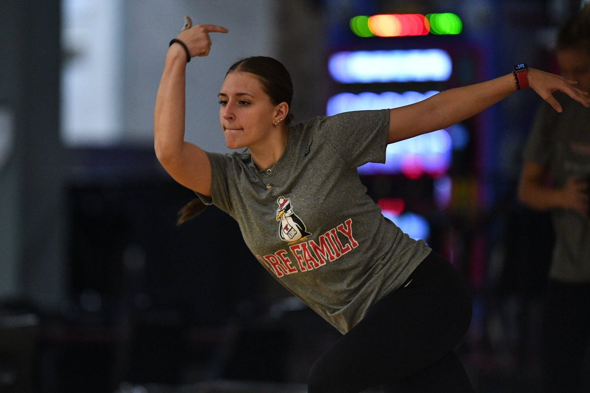 Youngstown State Bowling 🐧 🎳 tweet media