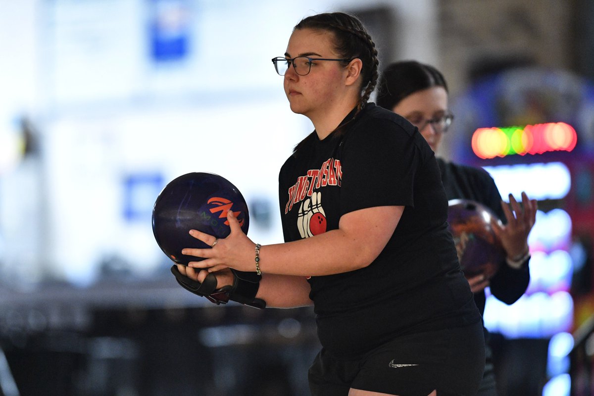 Youngstown State Bowling 🐧 🎳 tweet media
