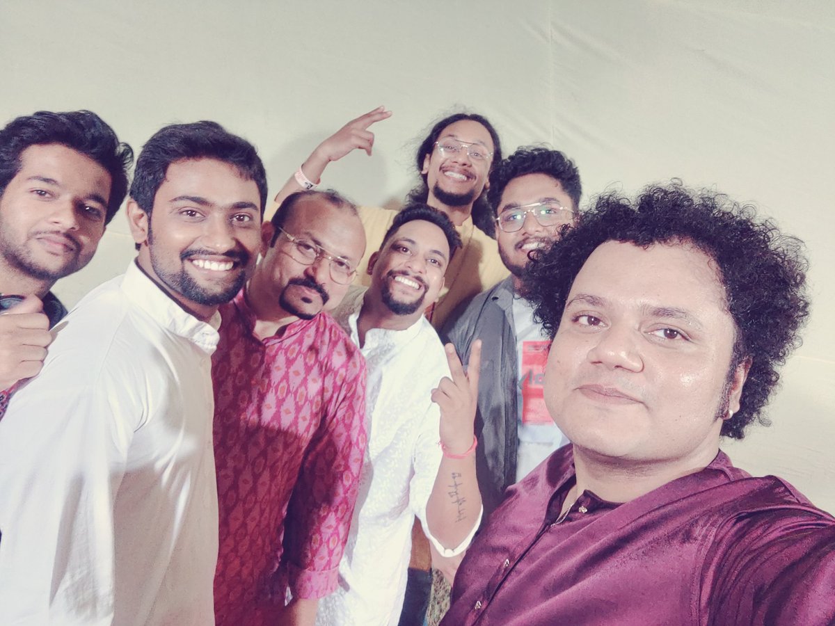 SiddhaVeenaOff's tweet photo. #groupphoto #photography #group #friends #bhfyp #szoba #teamwork #happy #family #szabadul #csapatk #escapeteam #photooftheday #timetrap #liveadventuregame #budapestszabadul #budapestescaperoom #grouppicture #idocsapda #szobabudapest #escapegame #escaperoom #whattodoinbudapest https://t.co/fAtS3zAFlA