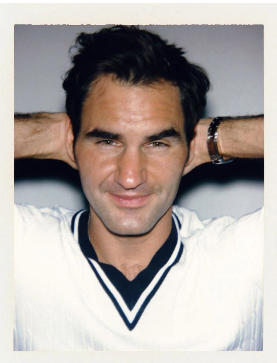 camerlengo73_2's tweet photo. Remembering Roger Federer eliminating Harry Styles in the semis of the 2019 GQ Most Stylish Man of the Decade contest! #federer #gq https://t.co/bgsqo7UPs2
