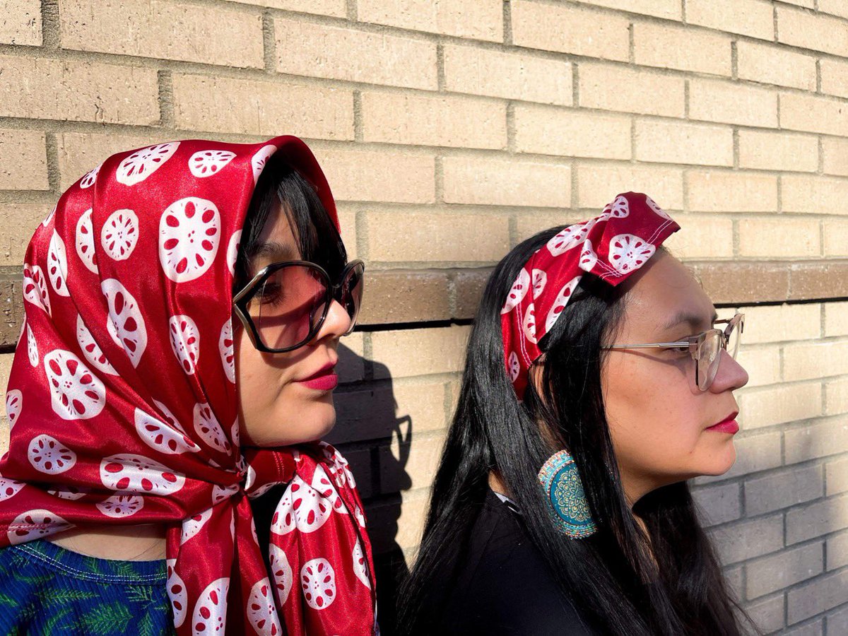 WagonBurning's tweet photo. Those real deadly aunties that got those good wayz and even better Ayes!!!
Scarves available https://t.co/LsBlH24YwE
#indigenous #nativesmallbusiness #tulsa #oklahoma #ndnterritory #strong #indigenoussisterhood #osage #cheyenne #arapaho #love #auntielife #nativemodel https://t.co/XUJ1XihwW6