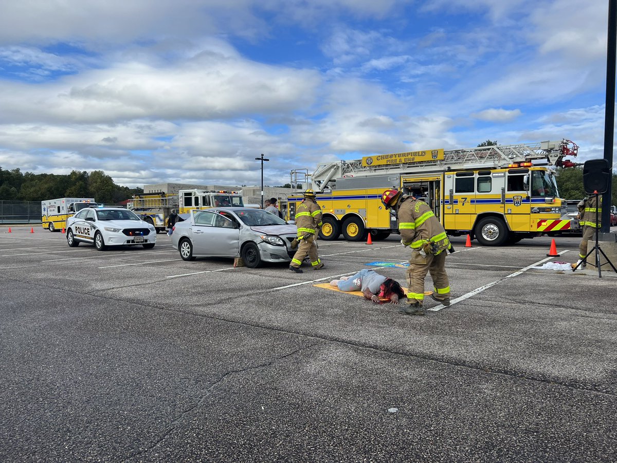 MrsKBaldwin's tweet photo. Thankful for @VCU_IVPP @CFEMSPIO @CCPDVa and @990Rss for helping #savealancer today with Project Impact. I can’t thank them enough for all the time and effort they put into the program to influence students to put down the phone, move over, and to drive safe and sober! #oneccps https://t.co/zhqE7jj1Pj