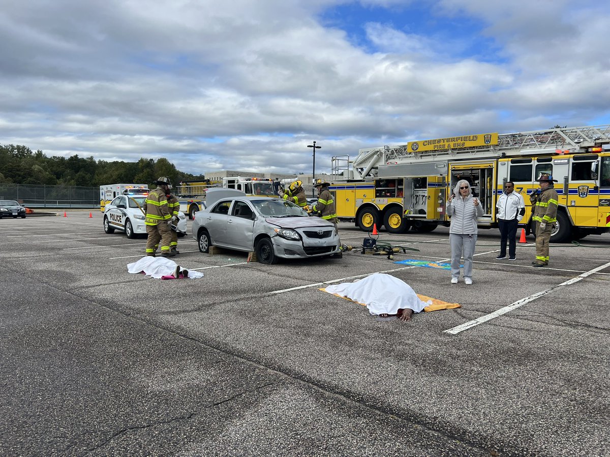 MrsKBaldwin's tweet photo. Thankful for @VCU_IVPP @CFEMSPIO @CCPDVa and @990Rss for helping #savealancer today with Project Impact. I can’t thank them enough for all the time and effort they put into the program to influence students to put down the phone, move over, and to drive safe and sober! #oneccps https://t.co/zhqE7jj1Pj