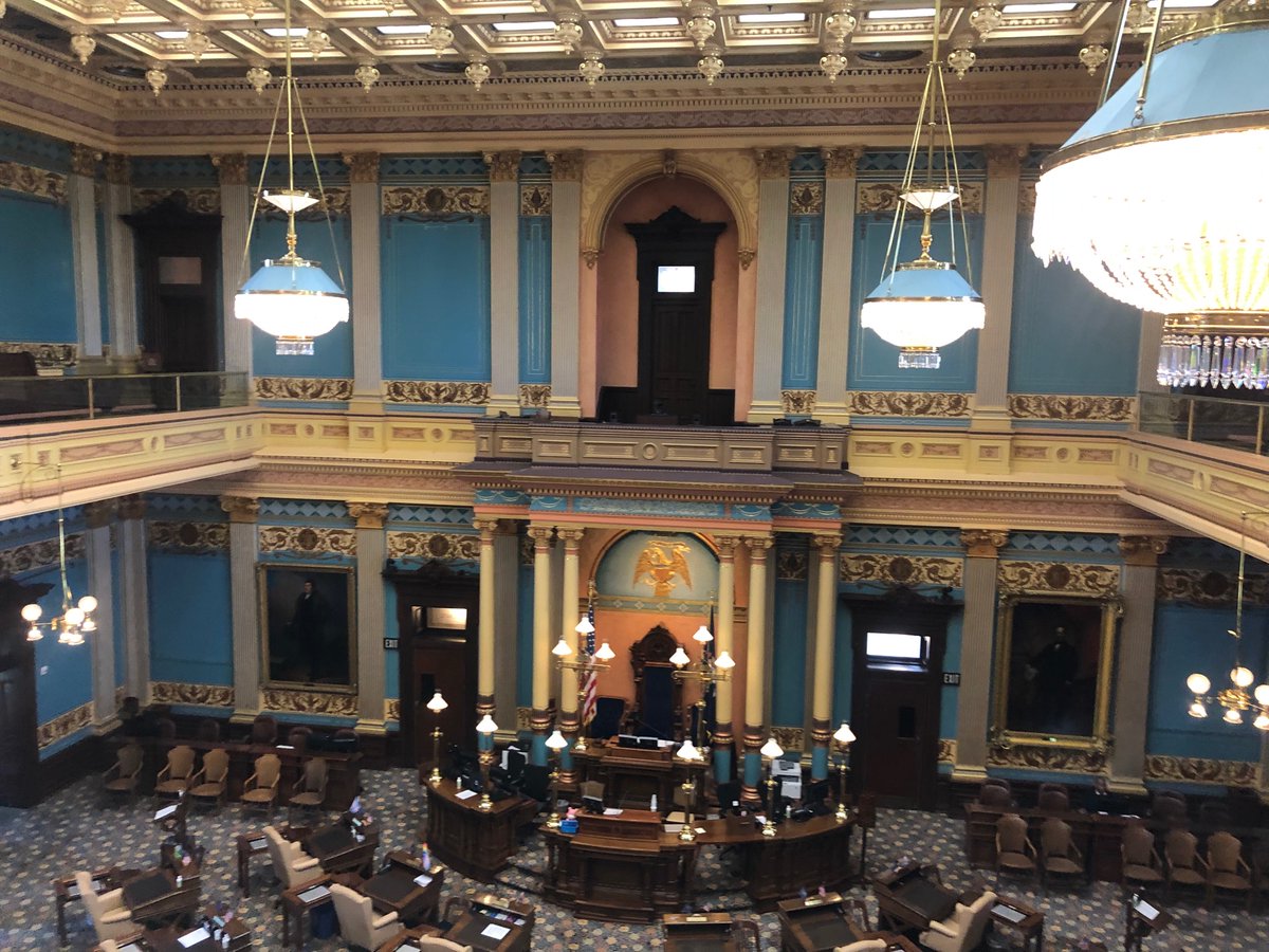 KidCuriousClass's tweet photo. Fourth Grade Wildcats took our first field trip of the year. Students traveled by COACH to our State Capital in Lansing, Michigan. We enjoyed getting a tour, and walking a few blocks to the History Museum. We had a fun day full of hands on learning. 

#WegienkaWildcats #whywbsd https://t.co/yD6modNqYs