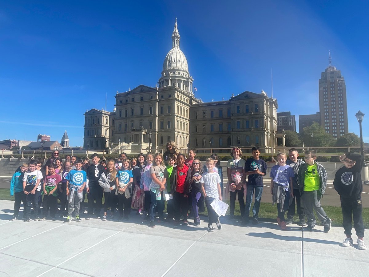 KidCuriousClass's tweet photo. Fourth Grade Wildcats took our first field trip of the year. Students traveled by COACH to our State Capital in Lansing, Michigan. We enjoyed getting a tour, and walking a few blocks to the History Museum. We had a fun day full of hands on learning. 

#WegienkaWildcats #whywbsd https://t.co/yD6modNqYs
