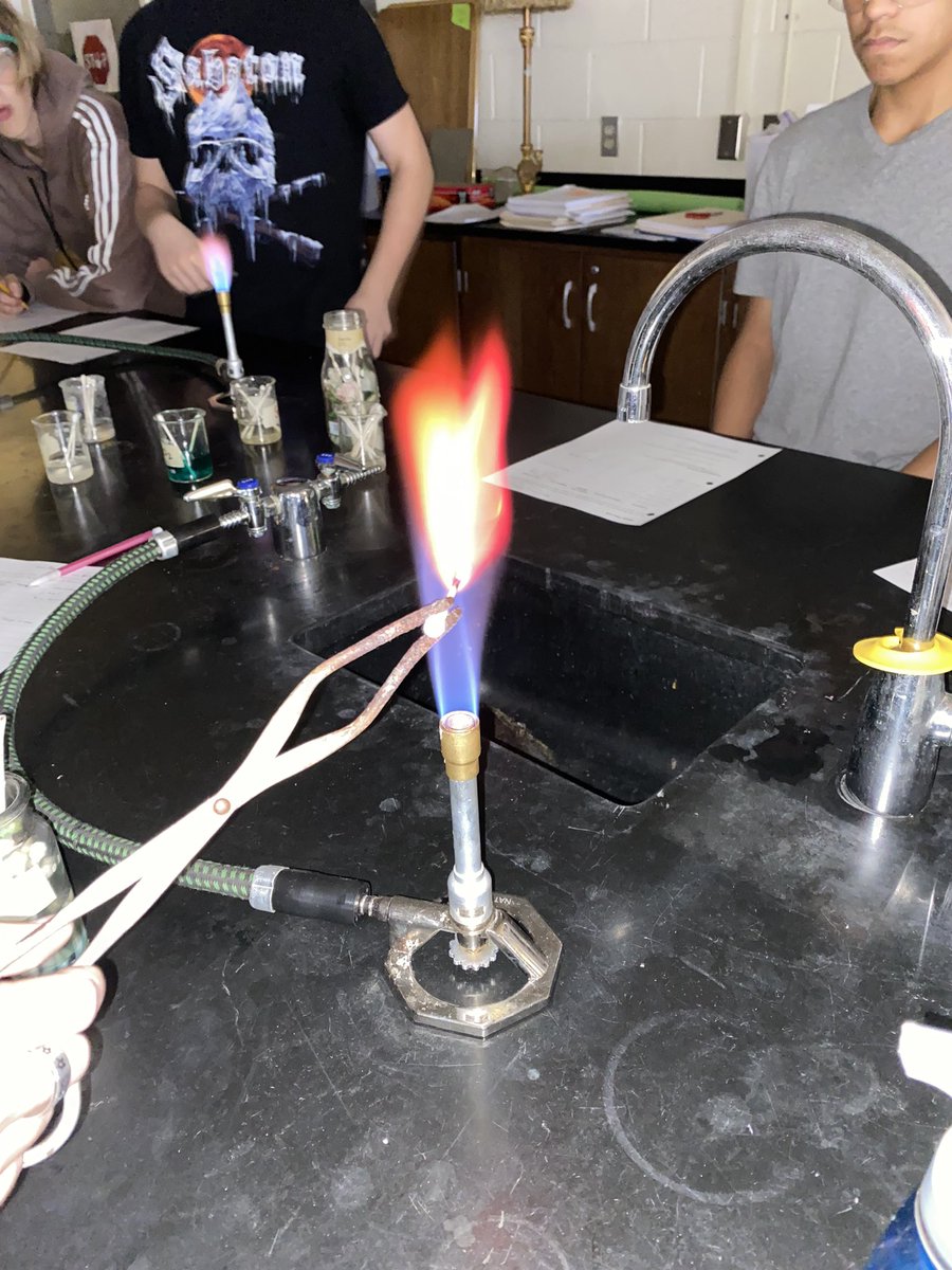 scyguy's tweet photo. Mrs.Lambert’s class learning about electron configuration and what happens when they get taken out of the ground state.#hebisd https://t.co/3Bj8ZLwPSi