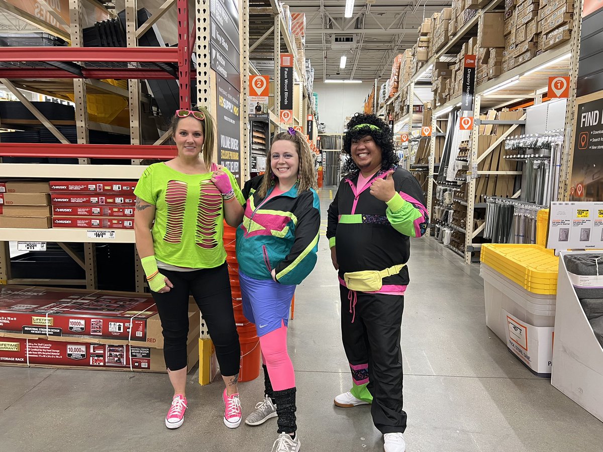 First day of CAM with the best team in the land!! #DecadesDay #3202Rocks <a href="/lindsey52280/">Lindsey Partusch</a> <a href="/besseyangela1/">Angela Bessey</a> <a href="/Kris_Rawr87/">Kristine Meyer</a> <a href="/wentzel_jessica/">Jessica Wentzel</a> <a href="/CampSweenScott/">Scott Sweeney</a>