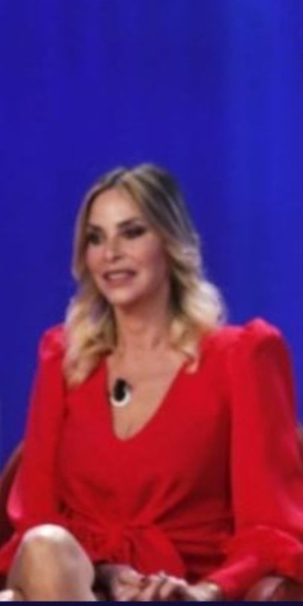 Lisa8455's tweet photo. Continua la recita incredibile con un bel pianto senza lacrime
#GFVIP https://t.co/AYr1n9otn0