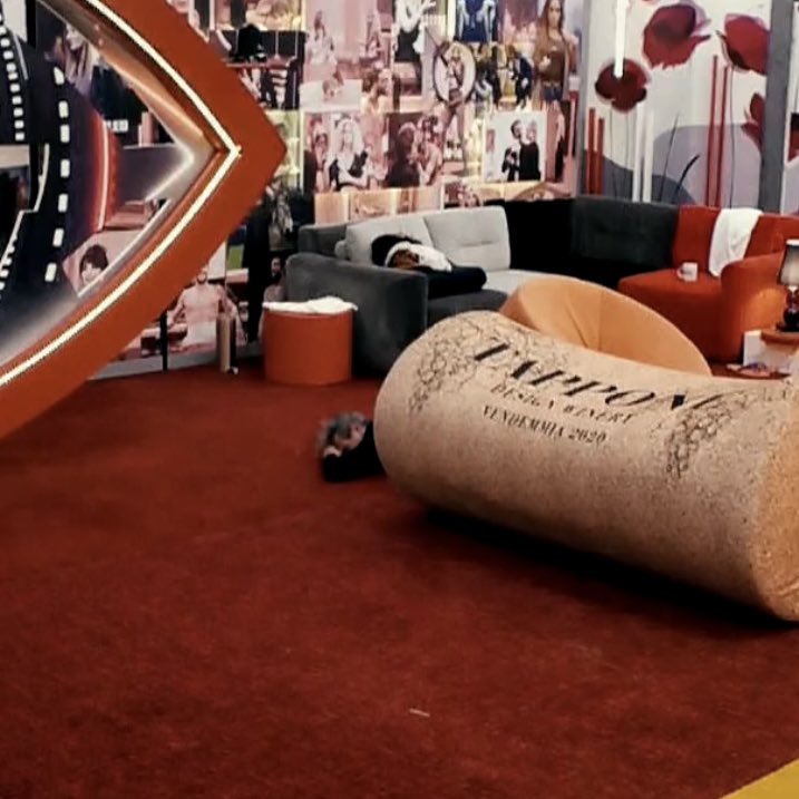 maryjekyl's tweet photo. PENSO NON CI SIA COSA PIU BRUTTA CHE PASSARE DAVANTI AD UNA PERSONA IN SERIE DIFFICOLTA..E FARE FINTA DI NIENTE. MAMMA CHE SCHIFO CHE MI FANNO 
UN IMMAGINE STRAZIANTE  #GrandeFratelloVip #GFVIPParty https://t.co/TKFuMewHse