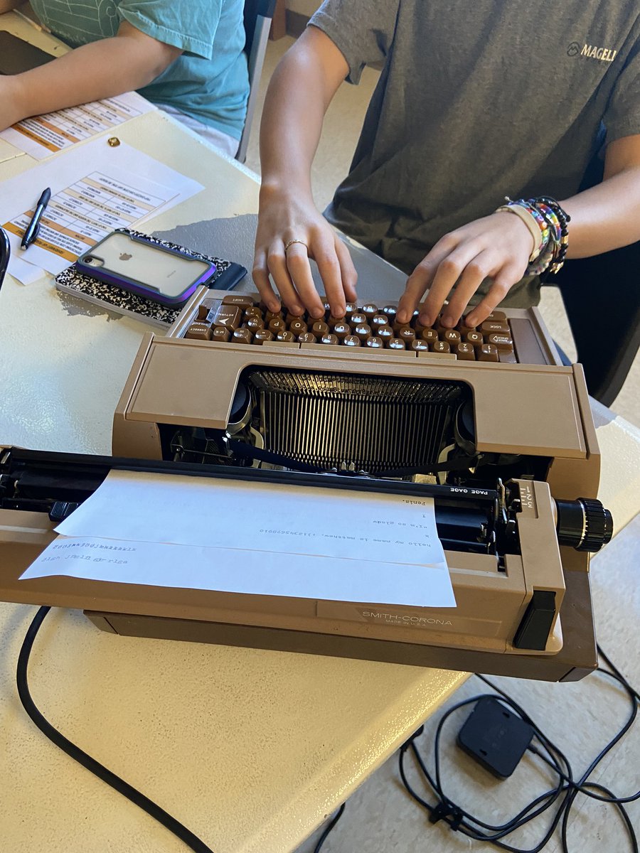 “Ms. Peña you’ll never guess what I got this weekend!”

“Did you get a typewriter?”
#sophomorestories
