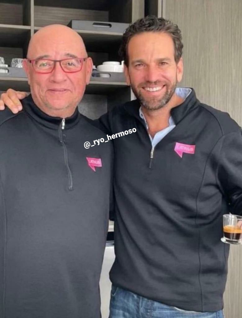 ryo_hermoso's tweet photo. Estos dos SEÑORONES de la comunicación le están rompiendo la mauser a López. 🥳

Quién de acuerdo?👇🙋‍♀️🙋‍♀️🙋‍♀️ https://t.co/xCowbsndZj