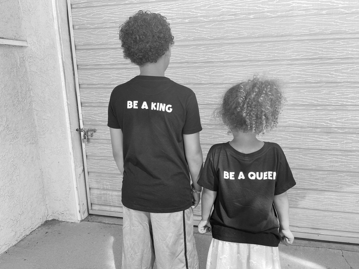 Blow1818's tweet photo. Let me Introduce from #Blow1Clothing
#Loveforthekids
#BeKing #BeQueen
Teach Em Young!!!!!!!
I keep telling y’all I’m a SPREAD THESE DMAN WINGS!
AND FLY https://t.co/zv8iwknUvT