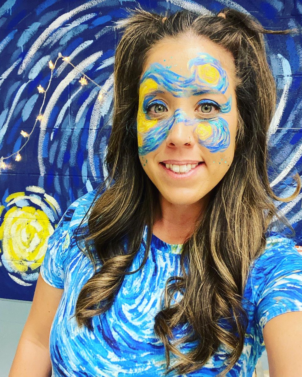 Dana_Castrigano's tweet photo. School picture day!!! Starry night 💙⭐️💙 and a look back on the past 4 years. https://t.co/4qUUod8Qfd