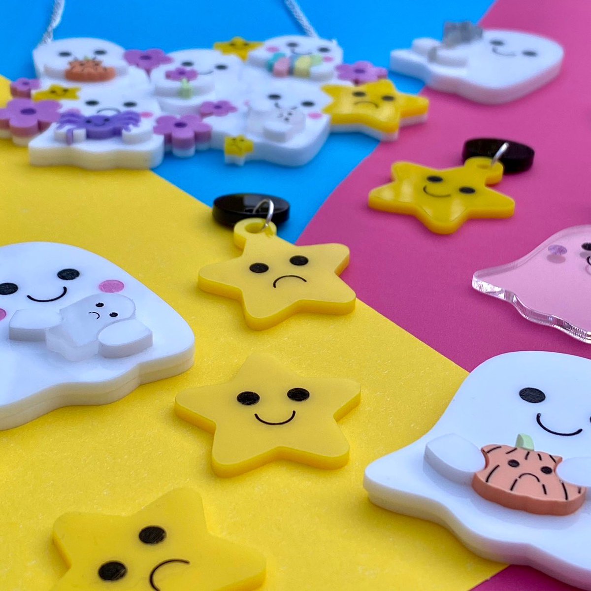 PigletJewellery's tweet photo. Always here to raise your spirits. โญ๏ธ ๐๐๐ปโ
โ
#littlepigjewellerydesign #mostlyghostly #kawaiihalloween #kawaiijewellery #kawaiiaesthetic #halloweenjewellery #Halloween2022 #halloween https://t.co/TimtCEgAET