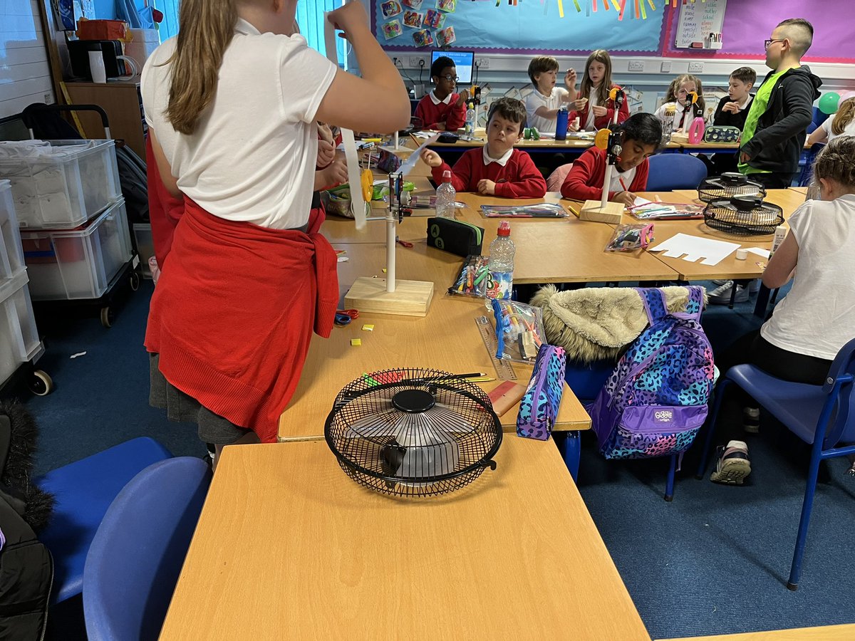 When I was in <a href="/BankierPrimary/">Bankier Primary</a> today, I spotted P5 <a href="/MissFranceBPS/">Miss France P5</a> taking part in the Famous Four workshop from <a href="/FVCollege/">Forth Valley College</a> ⭐️⭐️⭐️ #FalkirkSTEMpire