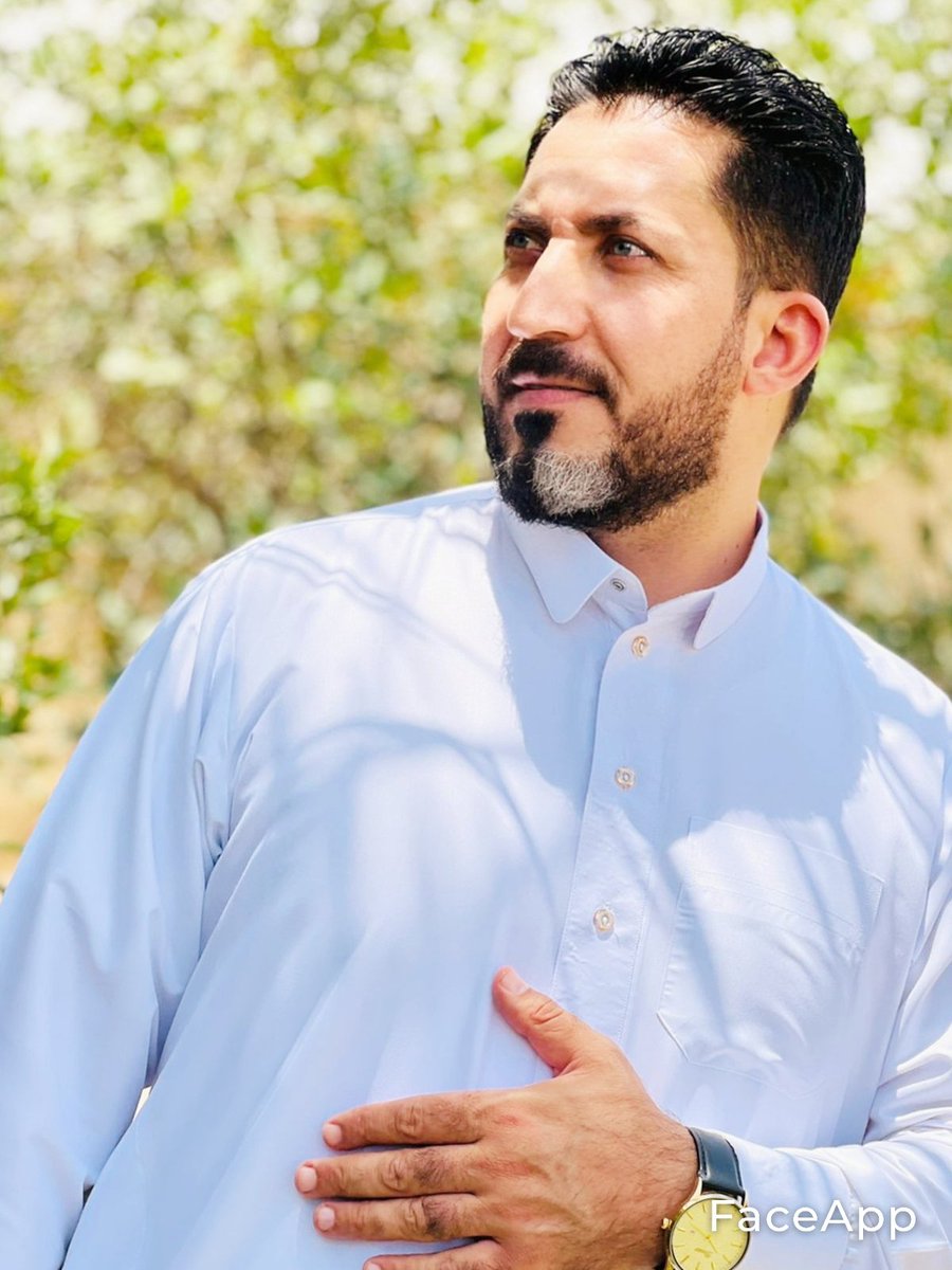 " المَجدُ لمَن اختَار طَريقَ الأمَلِ في حينِ أنَّ اليَأسَ يُخيِّمُ عليهِ، المَجدُ لمَن كَان قادرًا على الاستِسلامِ ولَم يَفعَل
