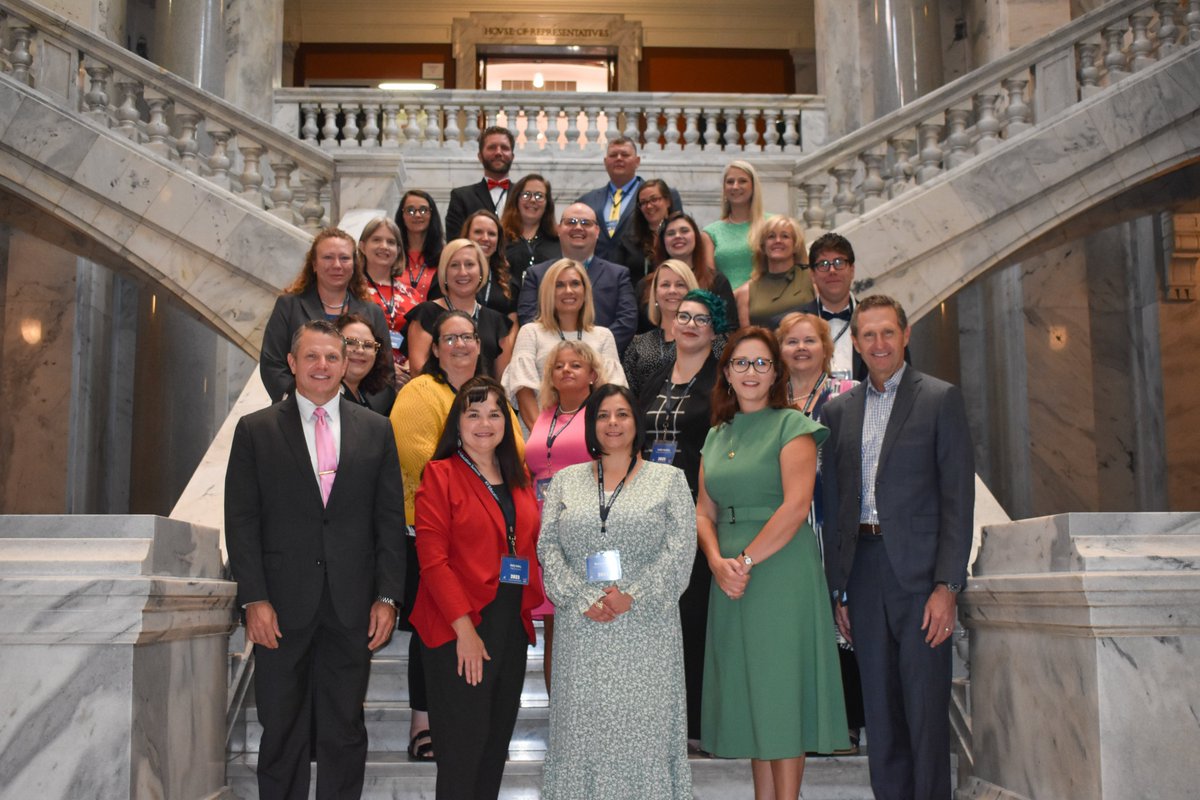 On Sept. 20, @KYCommishGlass helped recognize 24 outstanding public school teachers from across the state as a part of the 2023 Kentucky Teacher Awards. In his latest column, he encourages everyone to give thanks to all of Kentucky's educators. 

📰: bit.ly/GlassColumn1003 #KyEd