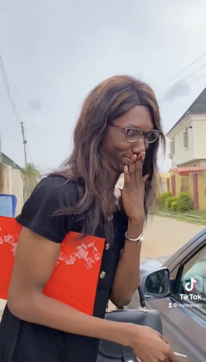 D_iiW's tweet photo. Lads are tired of seeing ‘Lagos nights 🫶🏾’ and ‘last night was a blur ✨’ on insta stories after chesting heavy bill I see. 

Shebi bitches dey this world and you don’t want to be a mechanic? Fall out that Mastercard https://t.co/vLMFGcBC3H