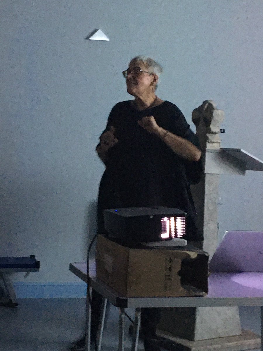 Great night with the legendary @HelRae1461 who ran us through the common characteristics of “rubbish rulers” whose reigns often resulted in rebellion - Helen concluded with 🇫🇷 Louis XVI &amp; 🇷🇺 Nicholas II, the ultimate monarchical failures. Superb &amp; lively evening, thanks Helen!