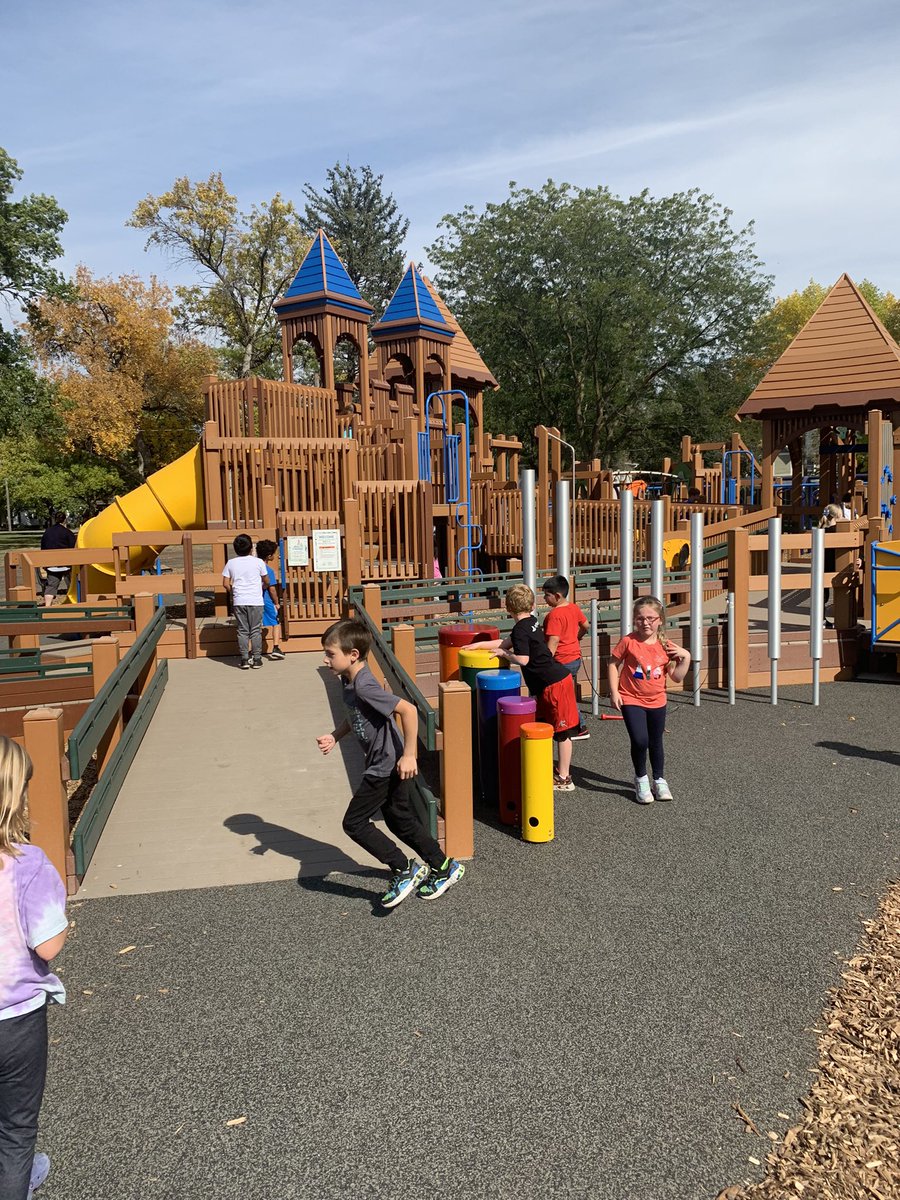 humboldt_elem's tweet photo. Wildcat Wonderland officially opened for our students today! What a great park for our community. Thanks to Clayton Vorland and the parks department for all of their hard work in the build. #gocats https://t.co/w73fBbWNR4