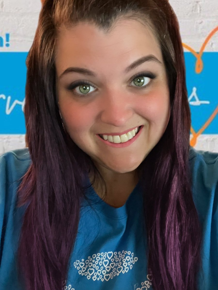 Serving customers first and wearing CANDO Blue today!!! #TDE <a href="/Valerie_m_cando/">Valerie M</a> <a href="/TDE_Culture/">Total Domination Everyday</a> #BOOYAH who’s twinning with me for twinning Tuesday?!!