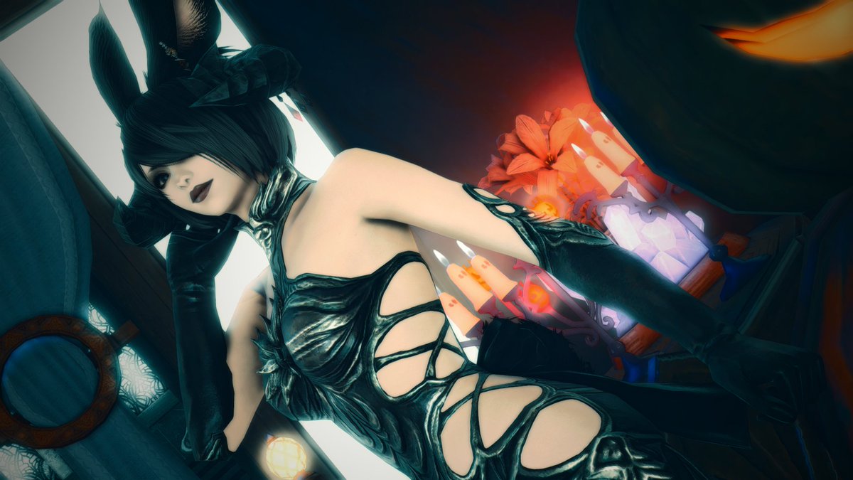 A sneak peek at my costume for All Saint's Wake.  Please look forward to it.  🖤