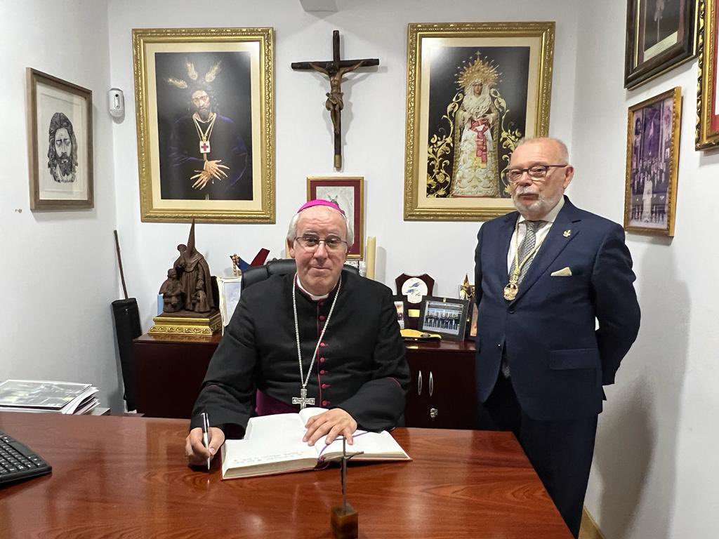 En la parroquia de San Ignacio de Loyola, en el Polígono de San Pablo, de Sevilla, hemos celebrado la Solemne Función de Nuestra Señora del Rosario Doloroso, Patrona de la Unidad Militar de Emergencias y titular de la Hermandad del Cautivo y Rescatado