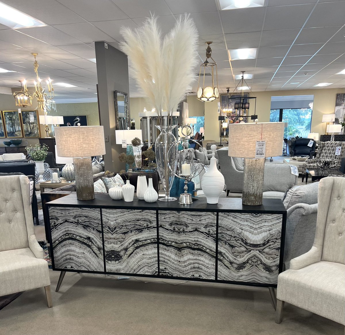 MartyRaes's tweet photo. This exciting new console arrived on the floor, today. 
#Accessories #accentfurniture #lexingtonsc #columbiasc https://t.co/OsJn8VUFyB