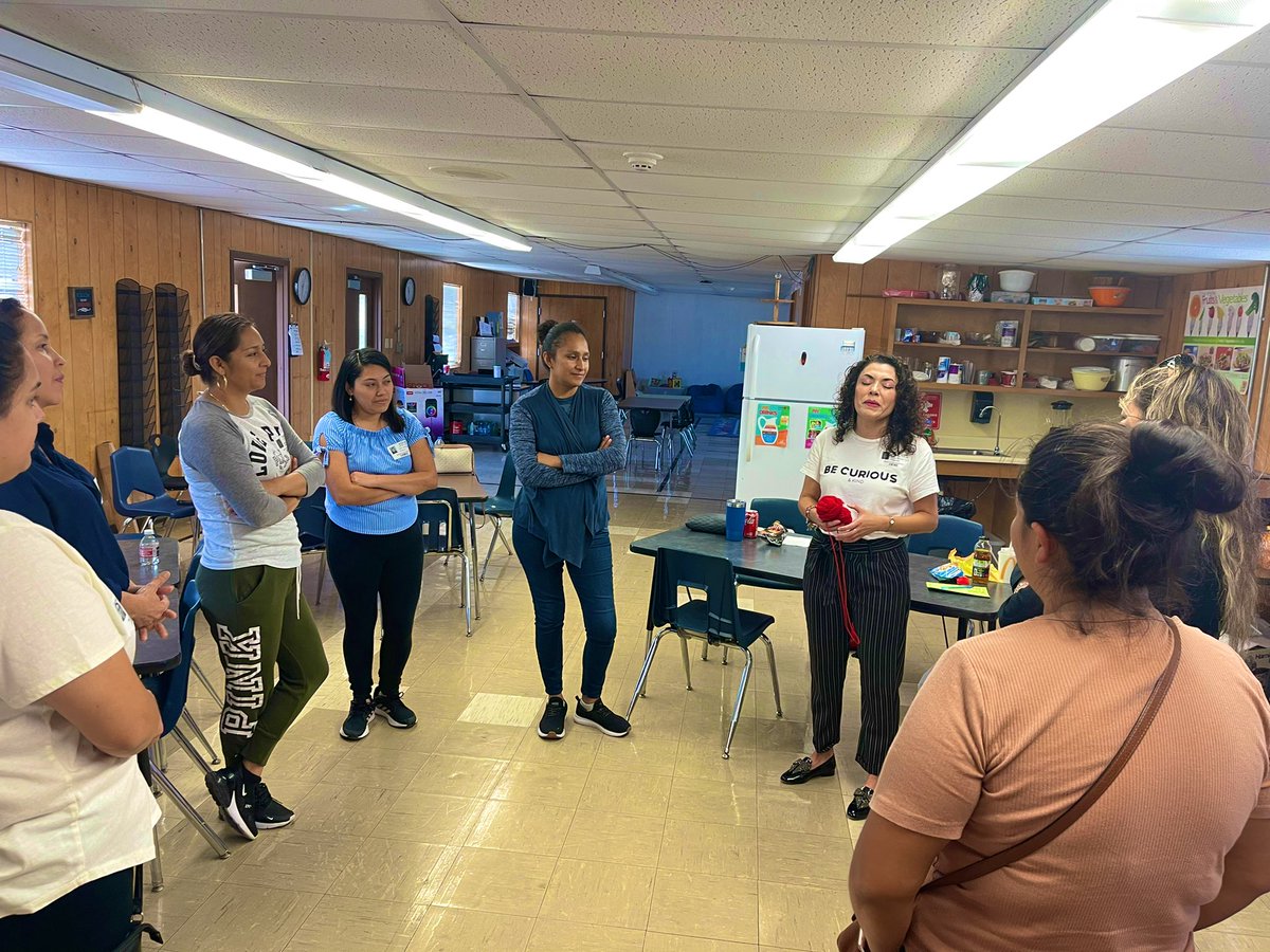 PSSWalnutCreek's tweet photo. This is how we started EPromotora Program at Walnut Creek. If you want to join us, come this Thursday October 6th @ 12:00 pm.#togetherwelearn #epromotora #empoweringfamilies https://t.co/1vsD4D1s3i