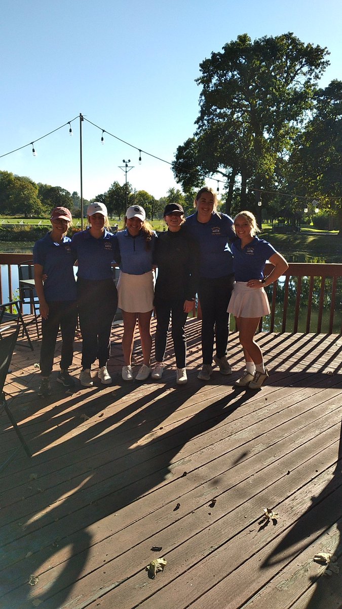 LSkyhawkgolf's tweet photo. Proud of these girls. 424 not gonna make it but they had a great season! Now we play the waiting game with @RileyKlotz 88 to see if it qualifies for state. https://t.co/vJZgDs3DLg
