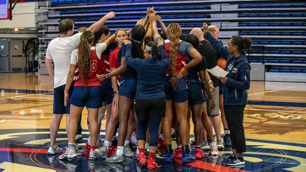 FAUWBB's tweet photo. Official first day of practice ✅

#WinningInParadise https://t.co/G9TZNJEm4z