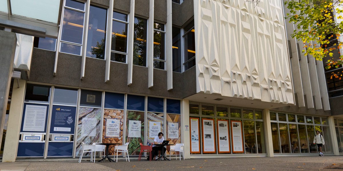 Something is new outside the McPherson Library — a window installation has been created to share information about the impact of residential schools on Vancouver Island. #everychildmatters

🧡 Take a moment to visit or learn more: ow.ly/lbYe50KTY0H