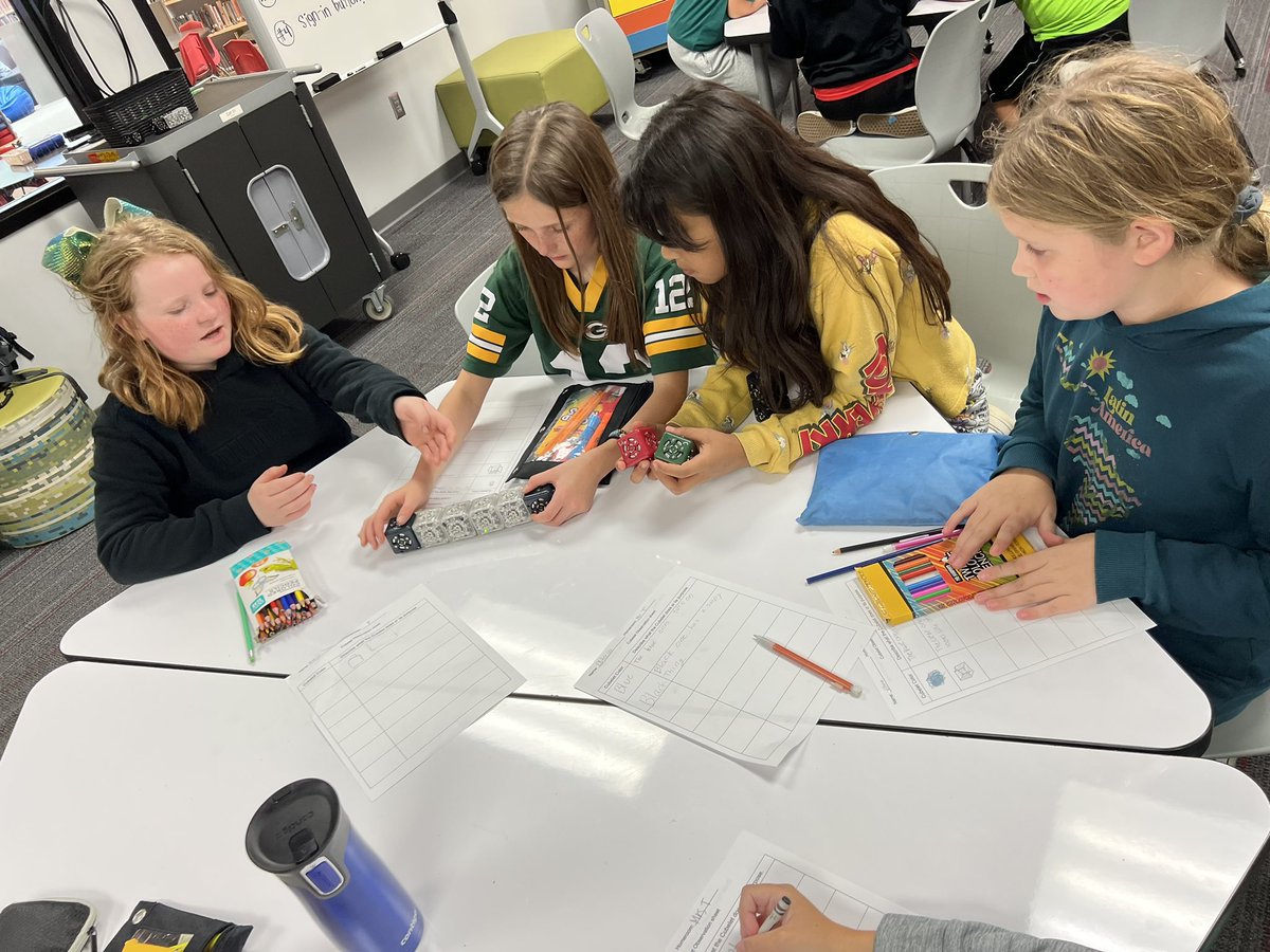 JonCThomson's tweet photo. Discovery in the elementary classroom. #computerscience #cublets @CaseyJTanner #modularrobotics https://t.co/LMmwqGF1JI