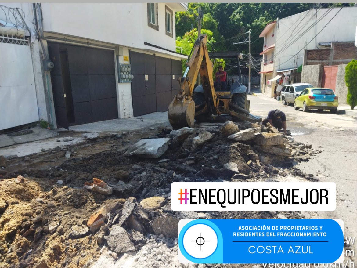 AcCostaazul's tweet photo. #EnEquipoEsMejor
📣📣📣
La Dirección de Maquinaria Pesada inició los trabajos  de rehabilitación de concreto hidráulico en las calles David Porter y Horacio Nelson en nuestro fraccionamiento #costaazul #Acapulco 

#todossomoscostaazul
#sinergia
#comunidad
#Guerrero https://t.co/546xUUTOmd