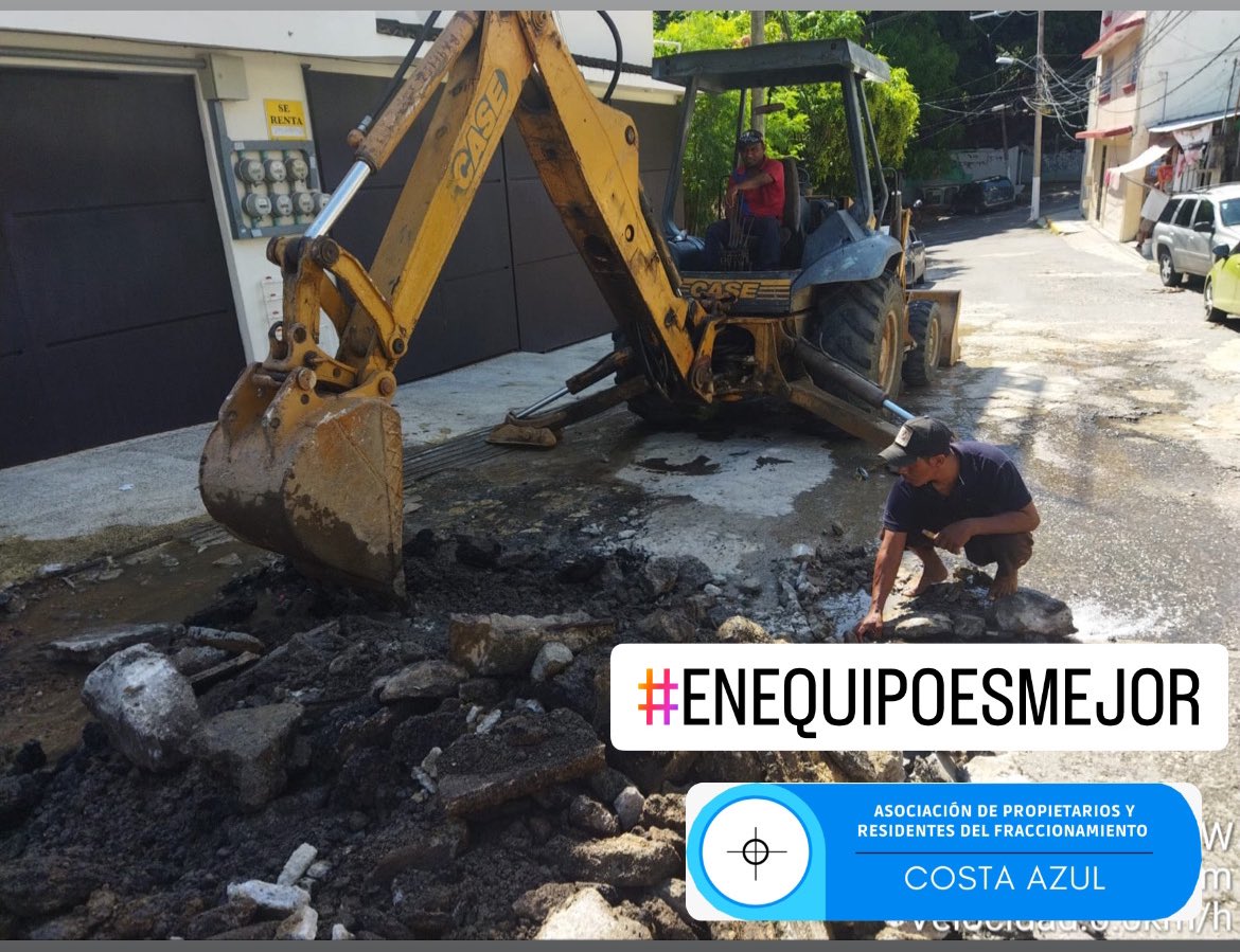AcCostaazul's tweet photo. #EnEquipoEsMejor
📣📣📣
La Dirección de Maquinaria Pesada inició los trabajos  de rehabilitación de concreto hidráulico en las calles David Porter y Horacio Nelson en nuestro fraccionamiento #costaazul #Acapulco 

#todossomoscostaazul
#sinergia
#comunidad
#Guerrero https://t.co/546xUUTOmd